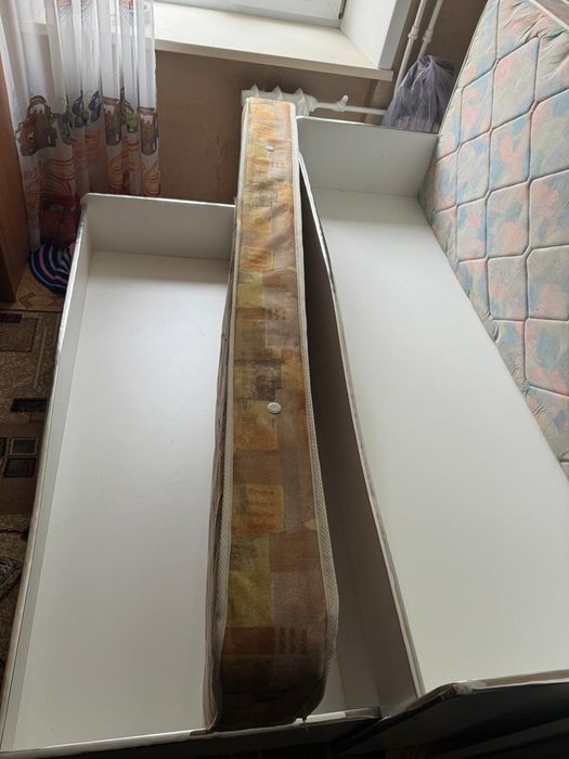 Двухярусная детская кровать