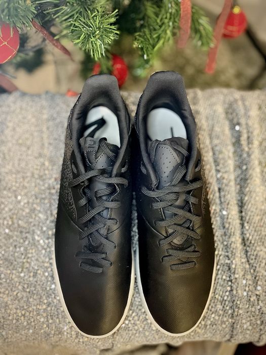Pantofi pentru fotbal