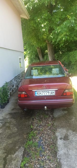 Продавам Мерцедес 124E klas