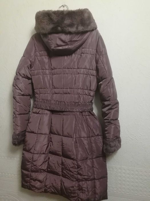 Продам пуховик детский.