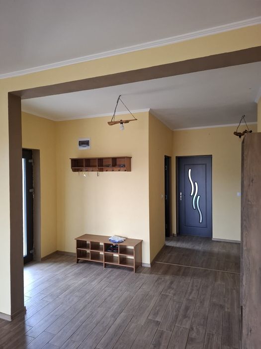 Casă modernă, pe deal cu panoramă ṣi liniṣte-Paleu, aproape de Oradea