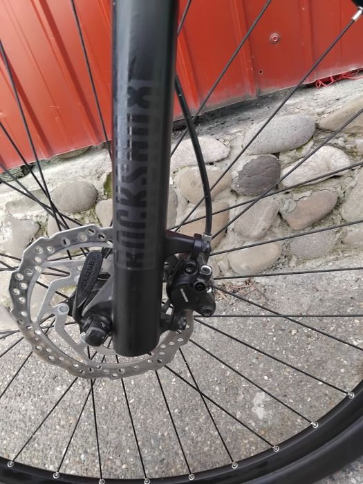 Vând  bicicleta  cube în stare buna are roti de 29 și frane  pe ulei
