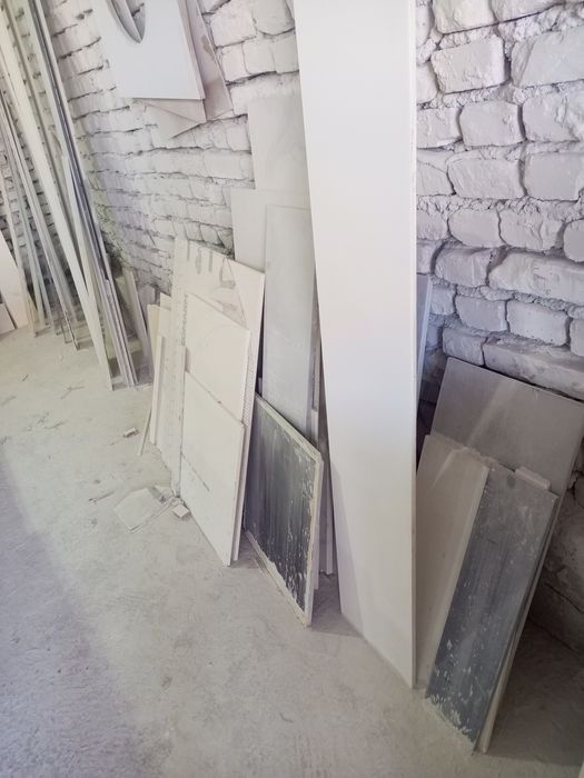 Срочно продаётся акриловые отходы