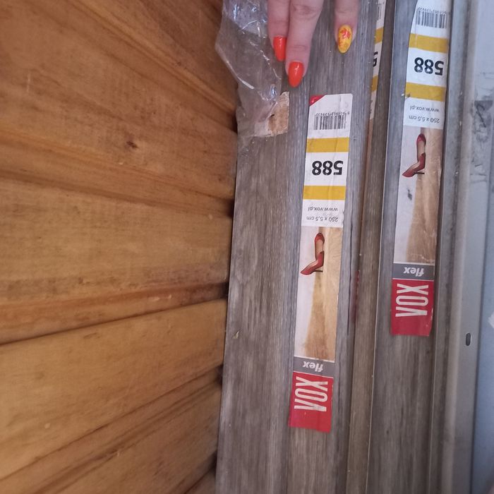 Срочно Продам новые плинтуса 1000тг за 1 шт.