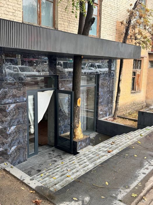 Нежилое 1я линия-Паркентский базар!72 м.кв,фасад-9 метров