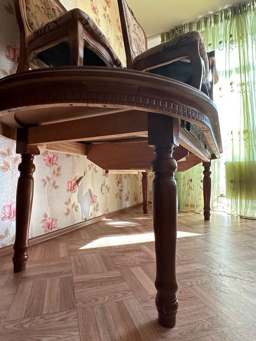 Продам стол