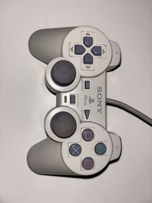 Sony PlayStation One (PS1) с джойстиком