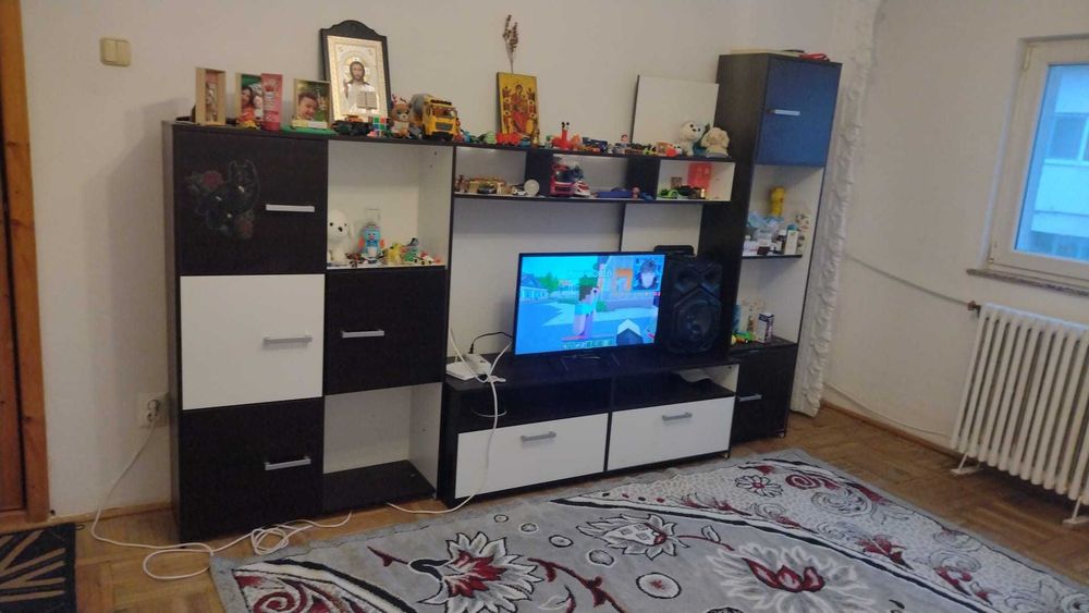 Inchiriez apartament