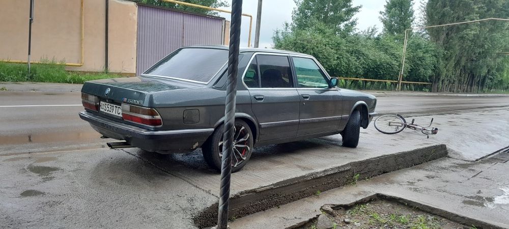 Bmw E 28  520 m20 injector 1987