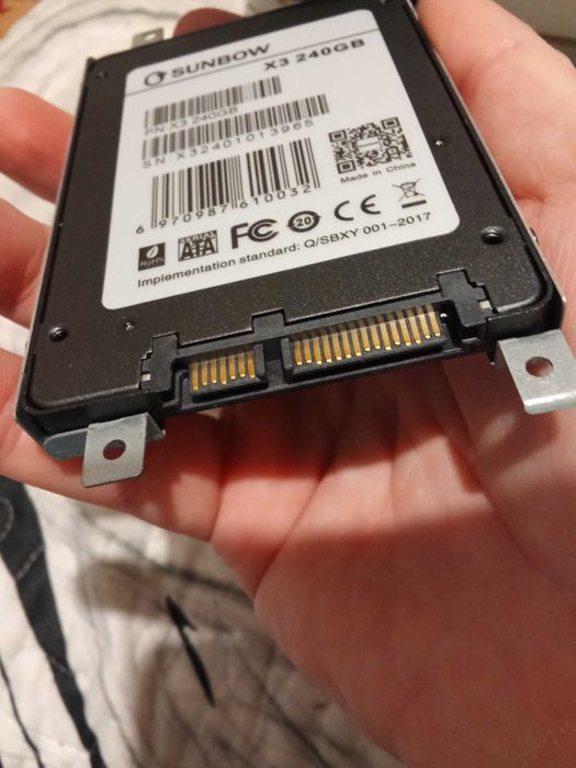 SSD 240 GB 2,5 inch fara probleme cu windows 10