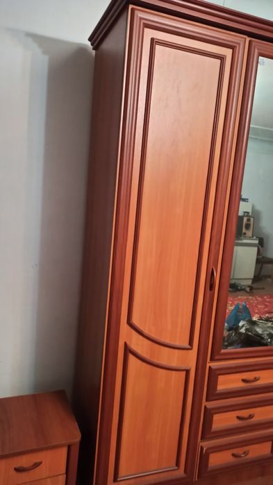 Продается спальный гарнитур