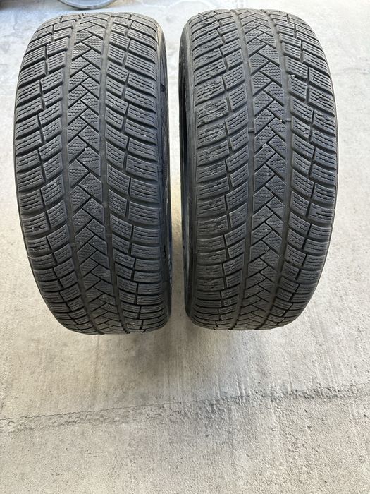 235/50/19 комплект 4 резины