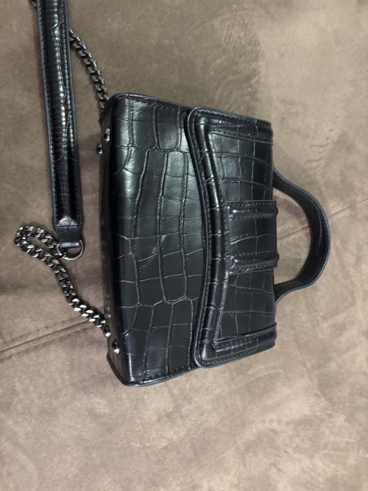 Малка чанта през рамо