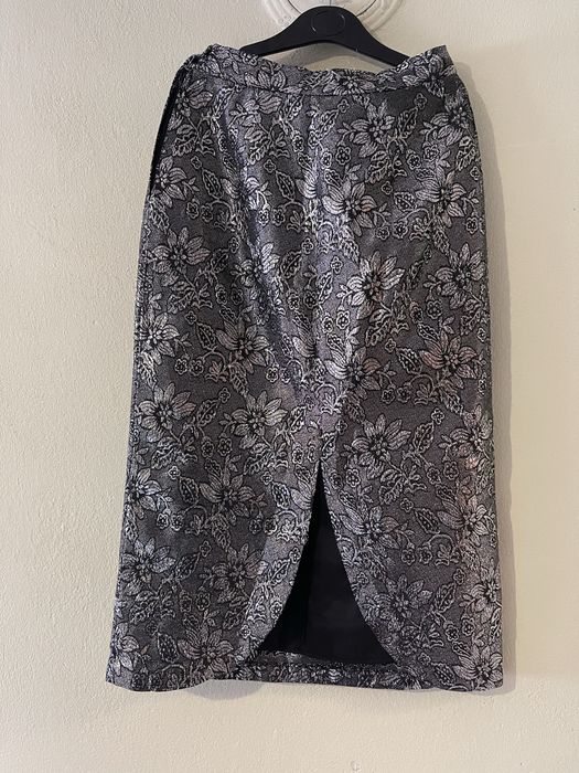 Дамски официален костюм с ламе