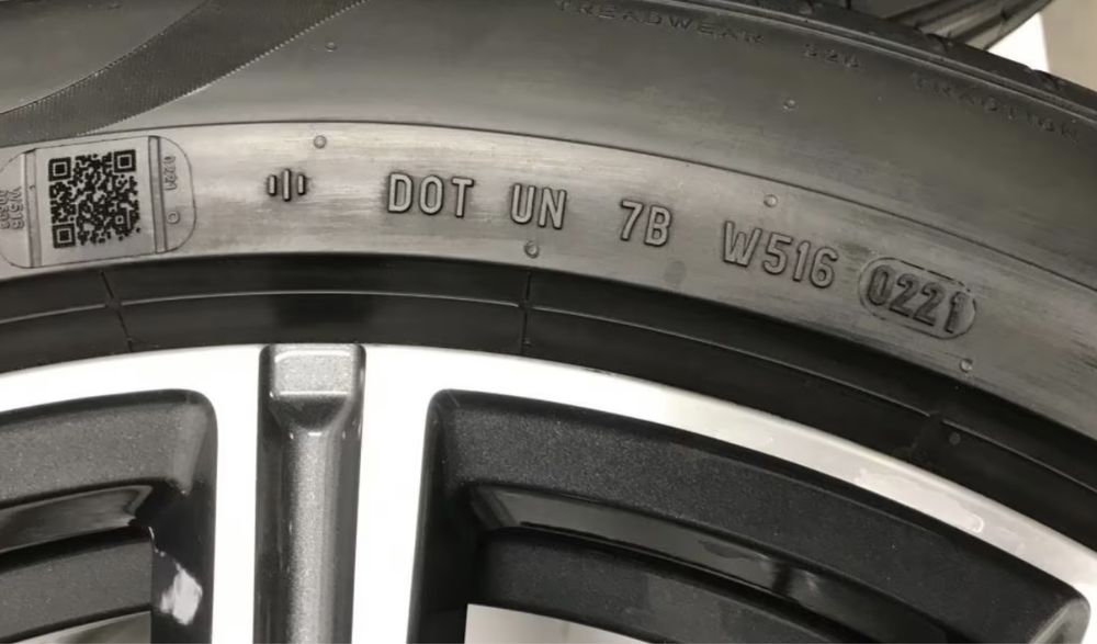 Бмв джанти 20 Цола летни гуми Пирели 7мм