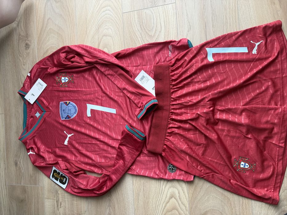 Set tricou de fotbal cu pantaloni scurti Puma Portugalia Cr7 Cristiano Ronaldo 7 marime M nou