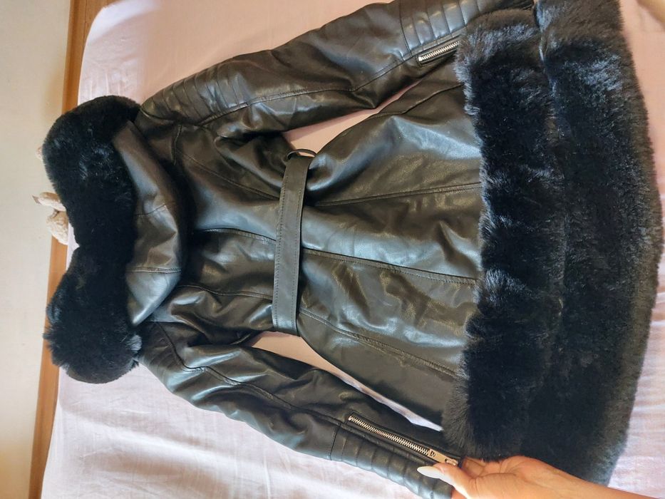 Палто от еко кожа с пух