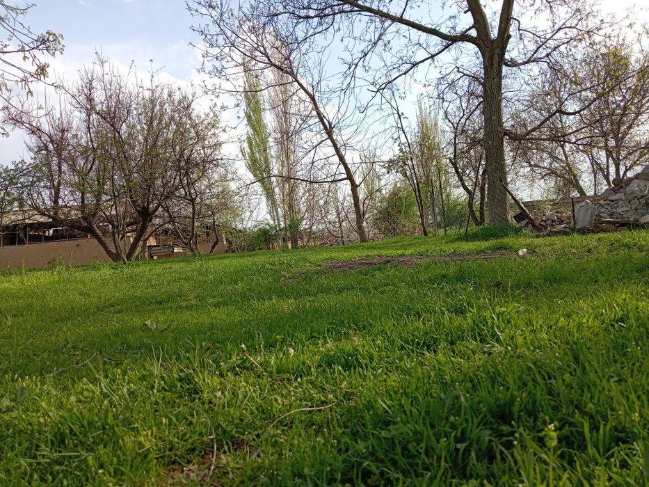 Тошкент вилоятида Бостонлик тумани октошда участка Ер сотилади