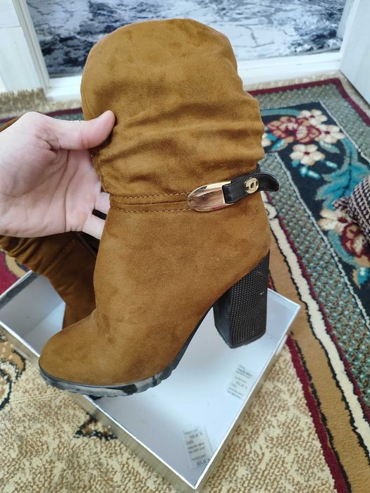 Женские сапожки 36 размер новый