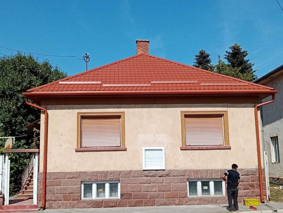 firmă specializată ân acoperișuri 


1. Reparatii Acoperis,
2. Montaj