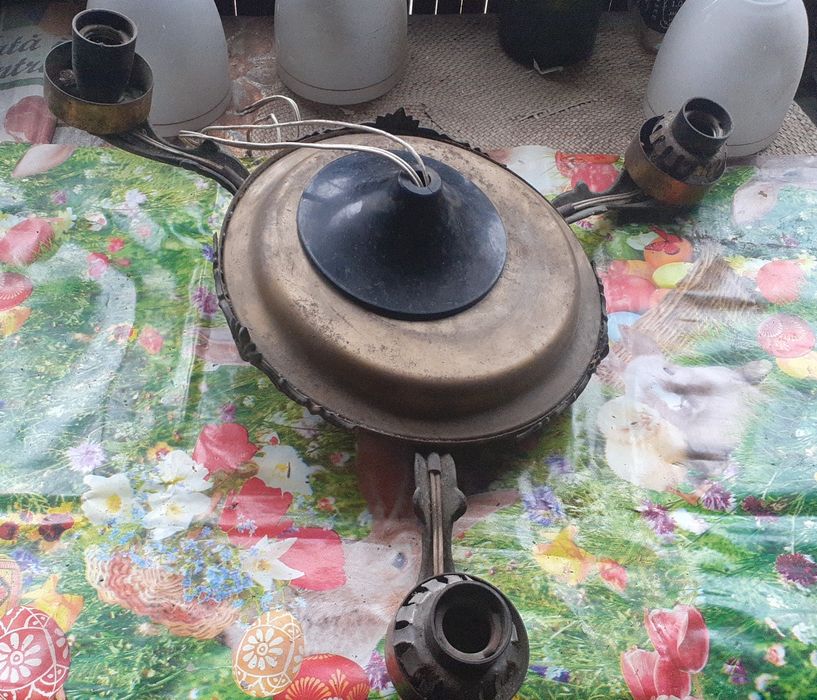 Diferite lustre vechi