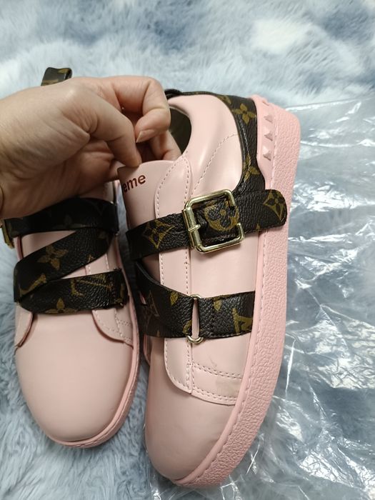 Adidasi supreme Luis Vuitton