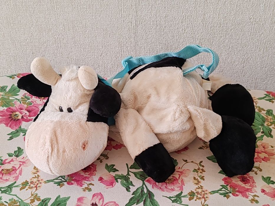 Мягкая игрушка - рюкзачек коровка