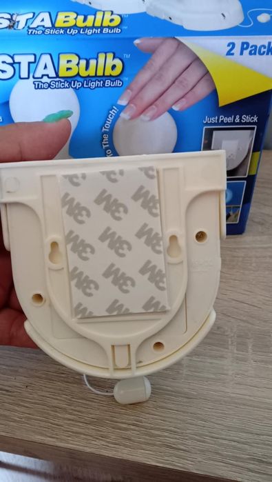 Becuri cu touch pe baterii