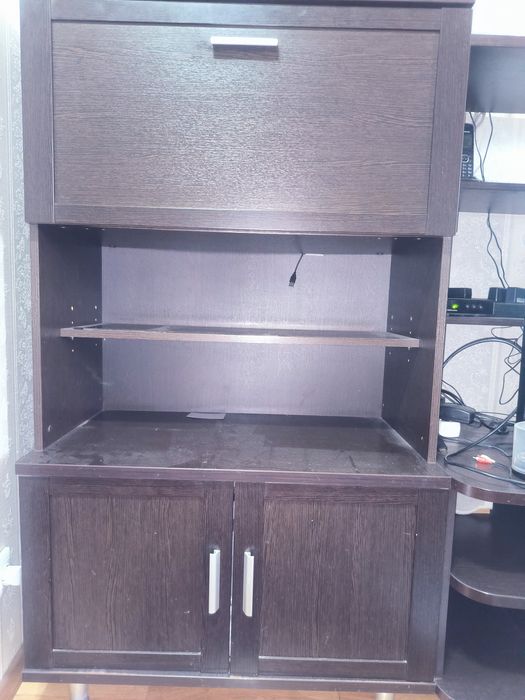 Горка темное дерево