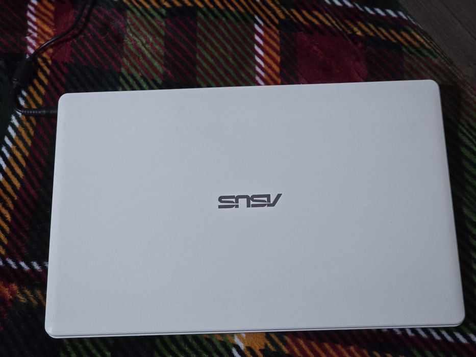 Laptop Asus X552