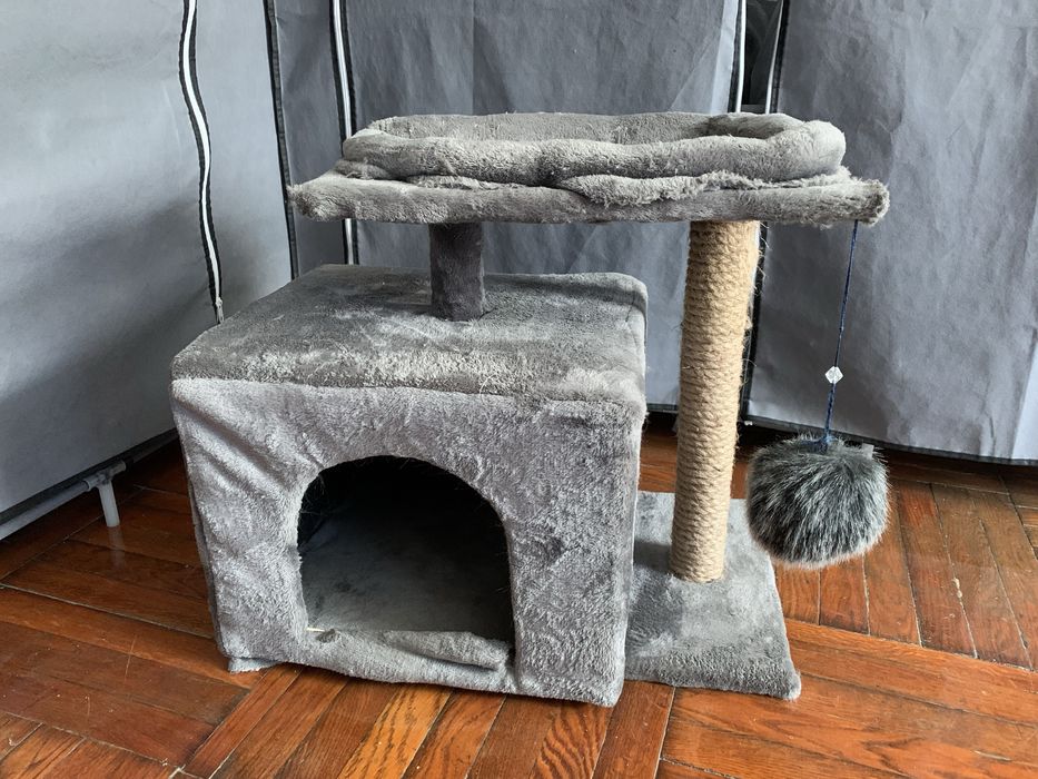 Кошкин дом б/у в хорошем сотояние