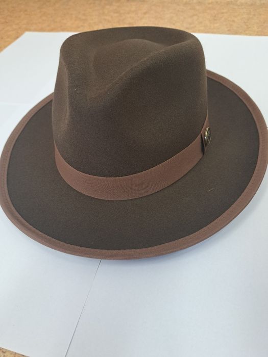 Palarie fetru retro, noua, 180 lei