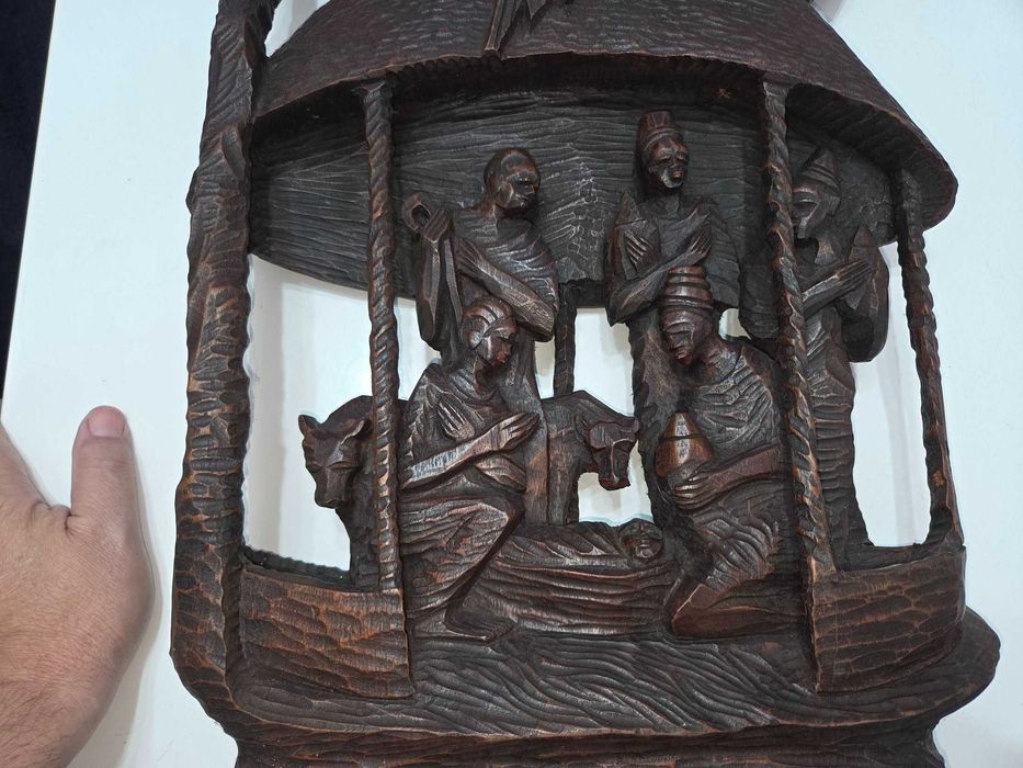 Sculptura vintage africana cu Nasterea Domnului