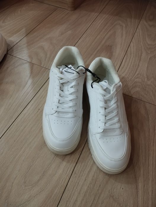 Продавам мъжки кецове