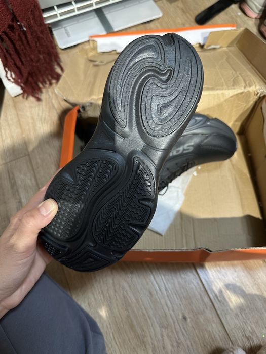 Кроссовки фирменный оригинал новый 37рр унисекс