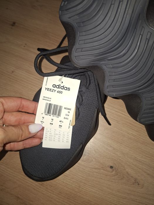 Yeezy Adidas 47 1/3