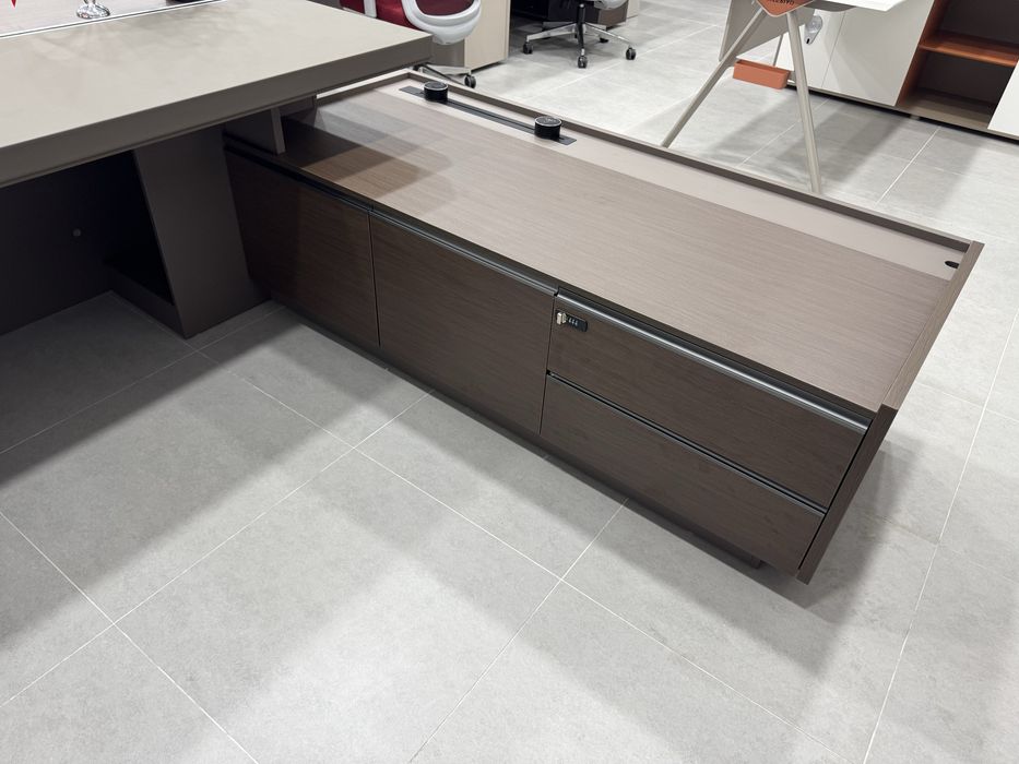 директорский офисная мебель Рахбар учун топлам