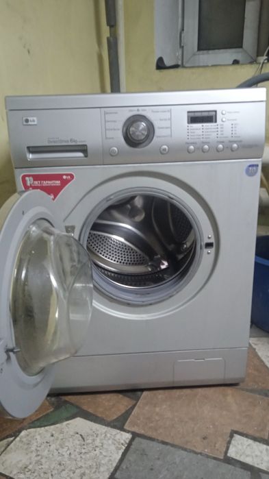 Продам стиральную машину LG