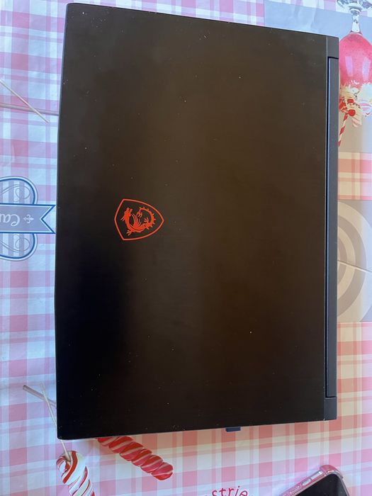 Laptop MSI GF63 generatia 11