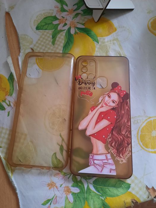 Продам 2 чехла пишите на ватсапп