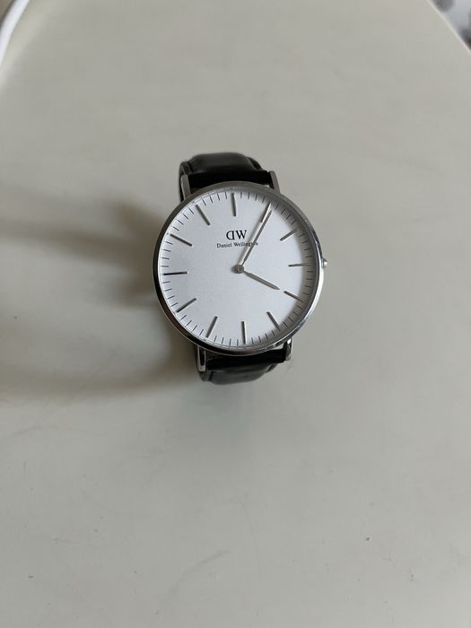 Часы DW кварцевые