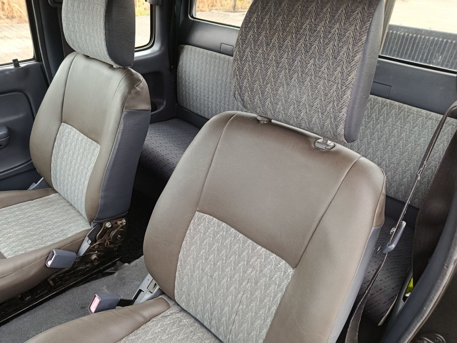 Toyota hilux 4x2         2,5dizel