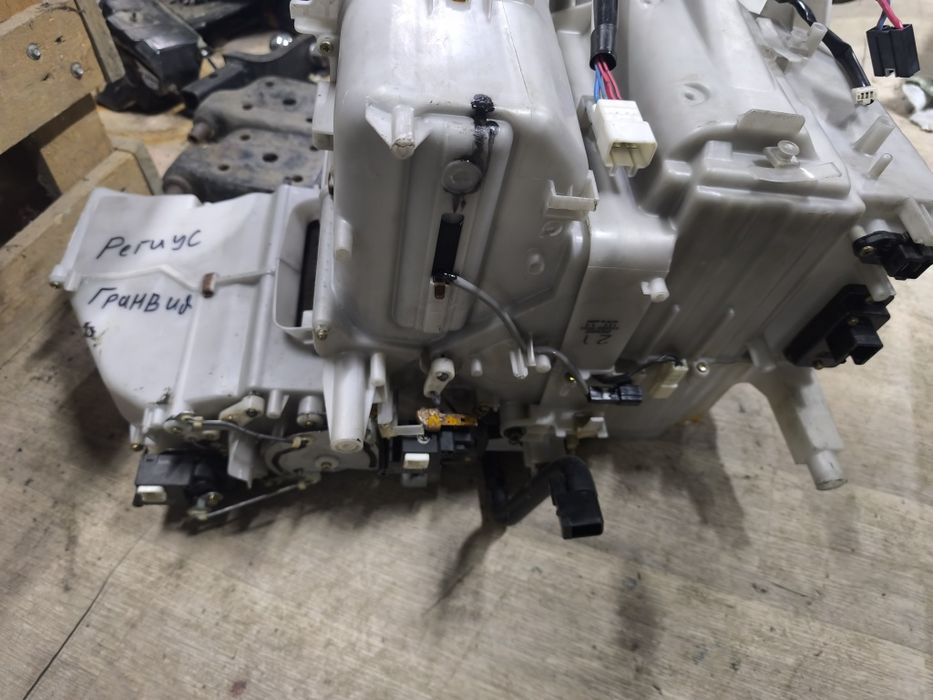 Корпус печки в сборе Тойота regius granvia правый руль