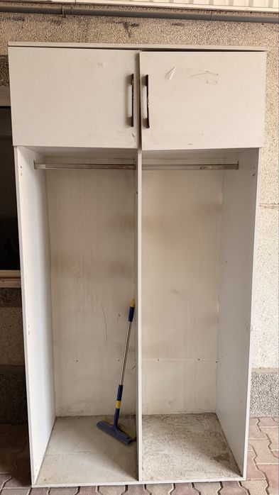 Два шкафа продам обе за 20