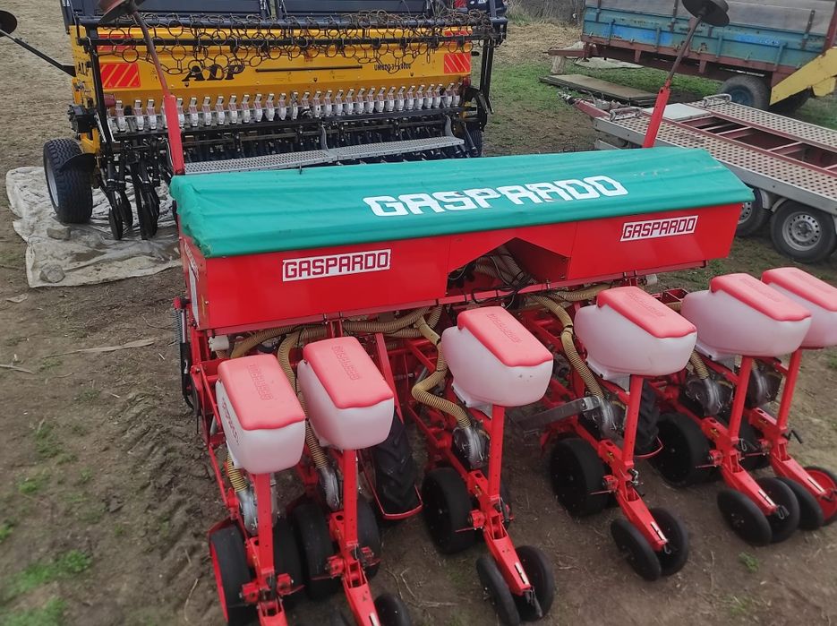Semănătoare Gaspardo mte telescopică  calculator vând completa sau dez