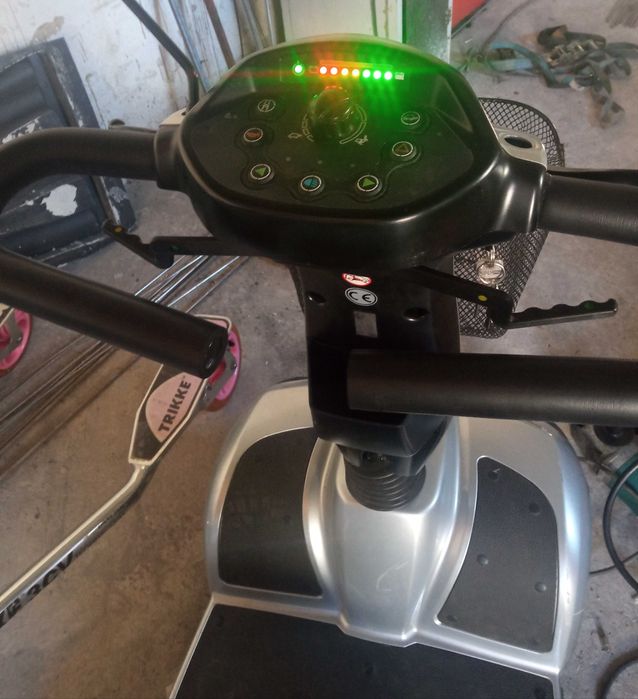 scuter electric pentru persoane cu dizabilități