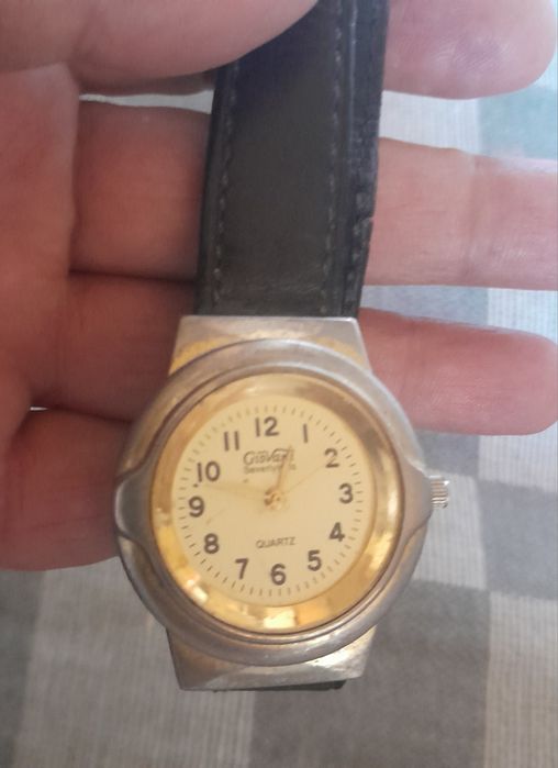 Кварцови електронни часовници