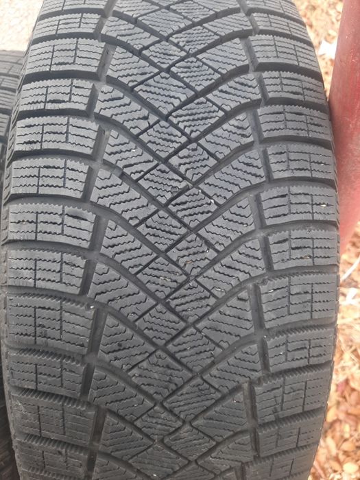 Продам шины. 235/55/19 пирелли