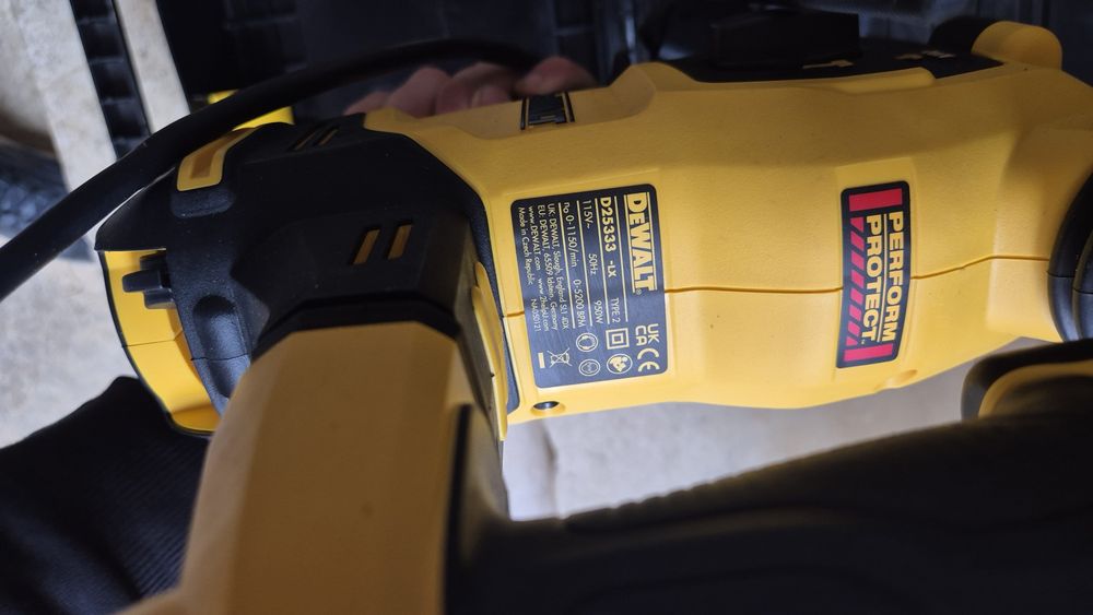 Перфоратор Dewalt D25333