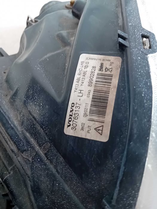 Faruri Far Stanga Dreapta Volvo XC60 Xenon Complete Originale RHD Cod 3076318 30763137 Intacte